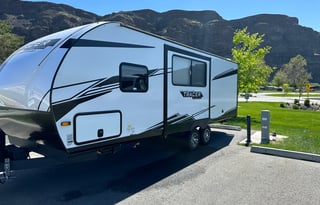 Family/Group Friendly - 2022 Tracer 24DBS