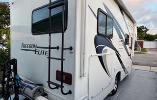 2022 Thor Motor Coach Freedom Elite 22HE
