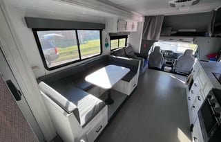 2024 EAST TO WEST Entrada 2950OK 32'