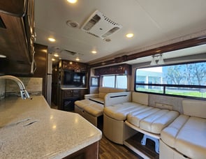 Thor Motor Coach Miramar 37.1