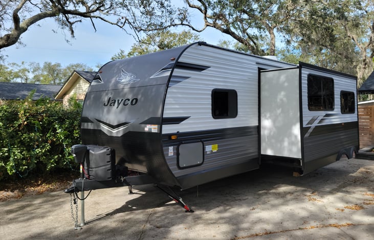 Exterior with one slide