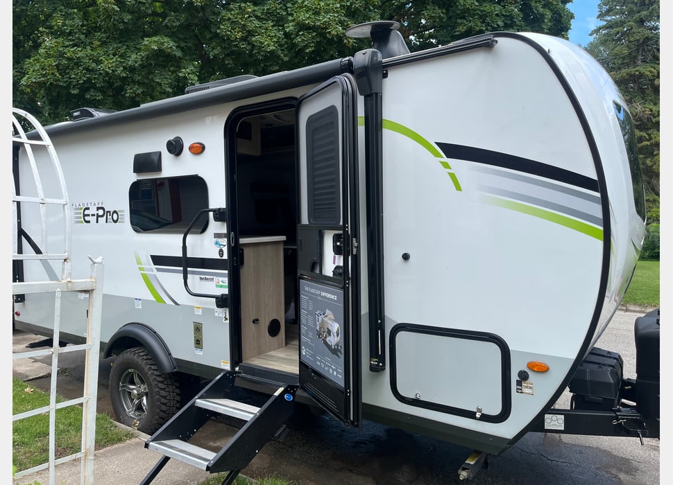 Travel Trailer rentals in Marinette