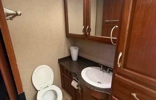 Chief Carl's Caravan- 2016 Fleetwood Bounder 35K