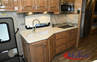 2018 Thor Motor Coach Miramar 37.1