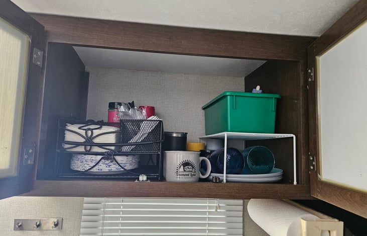 Basic plates and cups included