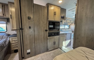 Freelander Luxury Bunk Class C