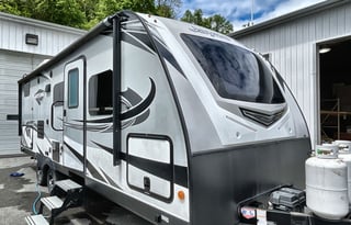 Dog friendly camper with outdoor kitchen