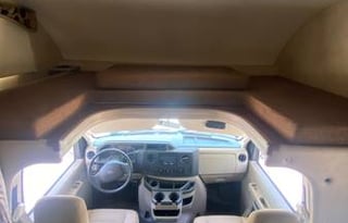 Make great memories in our Roomy Thor Chateau 31L!