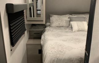 2022 Dutchmen RV Coleman Light 2455BH