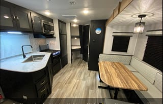 2022 Coachmen RV Freedom Express Ultra Lite 257BHS