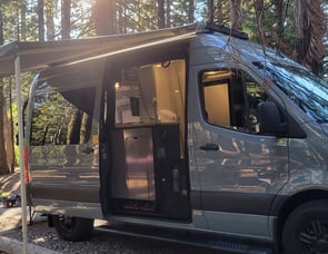 Thor Motor Coach Synergy 19P