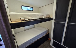 Cherokee Artic Wolf 287BH