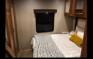 HOME ON WHEELS - HAPPY CAMPER