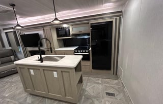 Wayne Wildwood sleeps 6/ 2 slides