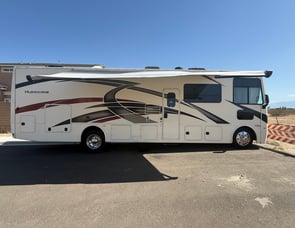 Thor Motor Coach Hurricane 34J