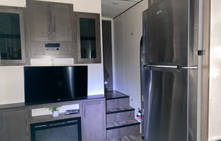 Festival&Pet Friendly Fifth Wheel