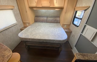 JJ’s Rv Rental Zeppelin 181 2-person Oasis