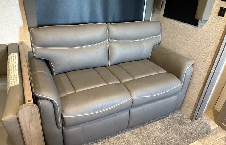 Fold out couch linens available for this bed, under the pull out.