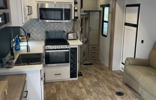 2022 Keystone RV Arcadia 3370BH w/ Bunk Room