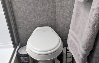 2025 ready- Winnebago - Fits 6, Tows Easy!