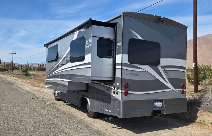Large slide-out expands the main living area, creating a much more open and spacious interior. Once extended, you’ll have extra room to relax, dine, and move comfortably—perfect for families
