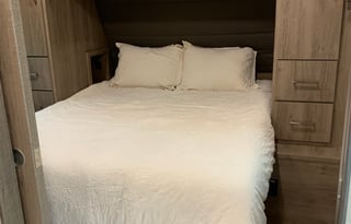 2022 Grand Design Imagine XLS Camper Rental