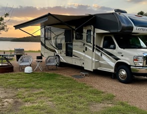 Coachmen RV Leprechaun Premier 319MB Ford 450