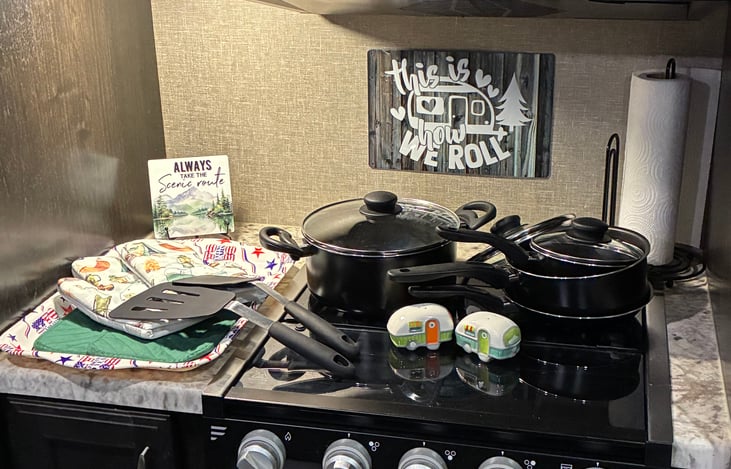 We provide 2 rolls of paper towels and a small dish soap with sponge and kitchen cleaner for light cleanups, we will do the rest! The camper has a broom, dust pan, and swiffer cleaner.