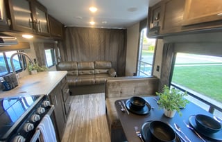 Fully Stocked 2019 Grey Wolf Bunkhouse delivery!