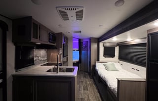 FULLY LOADED Spacious Bunkhouse