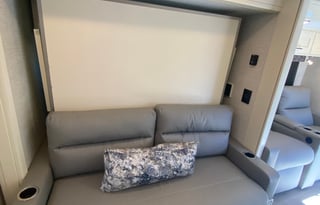 West Coast Getaway Glamper - Tiffin Wayfarer!