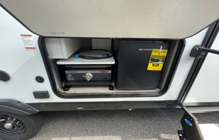 Pet Friendly Luxury Family Retreat on Wheels