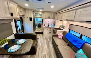 Forest River RV Sunseeker LE 3250DSLE Ford