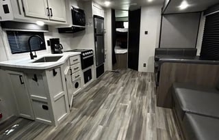 26' w/ Private Queen Suite & Bunks - Delivery only