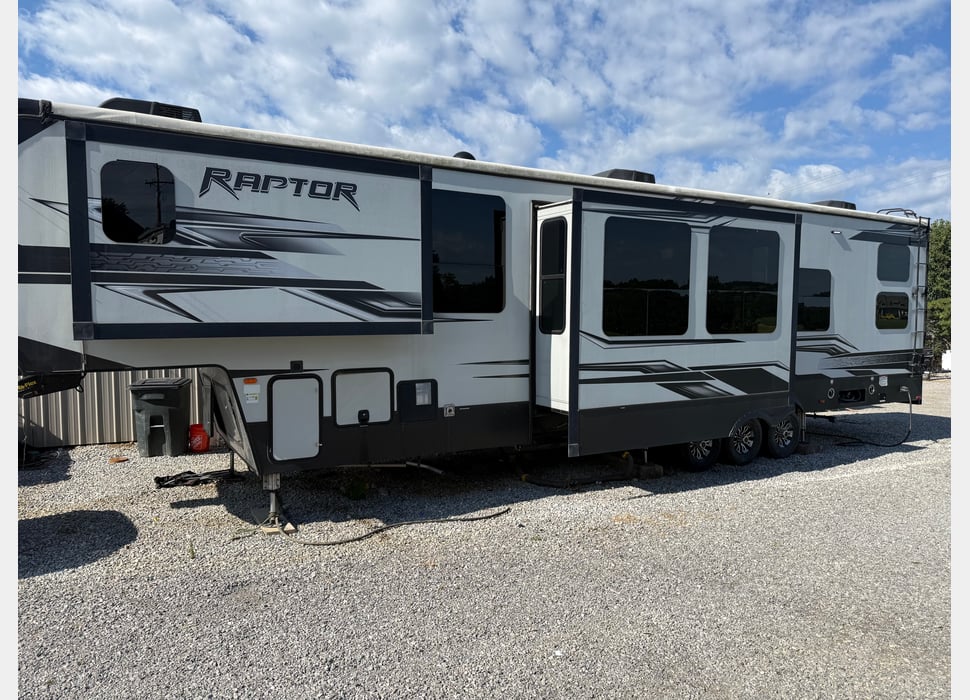 Fifth Wheel rentals in Seymour