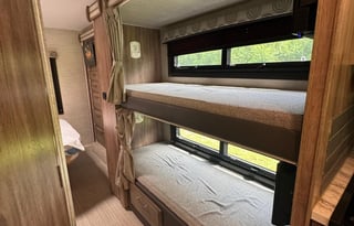 2021ENTEGRA ODYSSEY 31F*SLEEPS 10*UNLIMITED MILES*