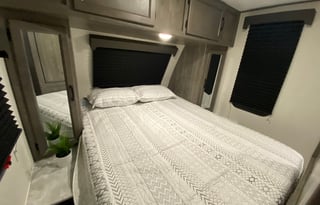 "Gilly" - 2021 Coachmen RV Apex Ultra-Lite 245BHS