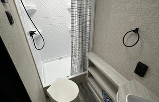 Roaming Retreat: Explore with Comfort!