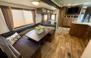 2018 Forest River Salem 30KQBSS **Separate Bunk**