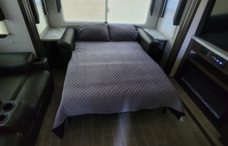 Coastal Couples Dutchmen Atlas Fifth Wheel