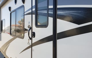 TOYHAULER BUT LIGHTWEIGHT