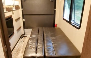 Clean & stocked! 2018 Keystone RV Outback 335CG