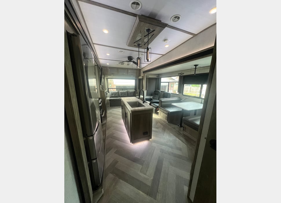 Fifth Wheel rentals in Willis