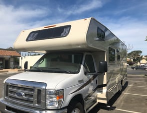 Coachmen RV Leprechaun 210QB Ford 350