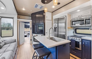 2018 Grand Design Momentum 351M ( Delivery Only)