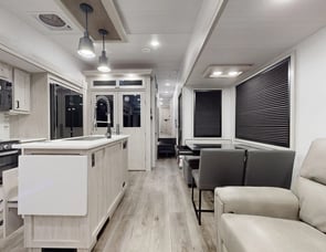 EAST TO WEST Tandara 385MB