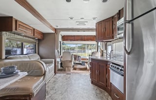 Mirada 1 | Unlimited Mileage & Generator Use