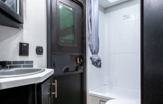 Loaded 2021 Grey Wolf 23DBH – Family Ready!