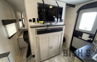 Family/Group Friendly - 2022 Tracer 24DBS