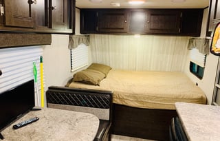 2019 Heartland Pioneer **NO LIMIT TOWING MILES!**